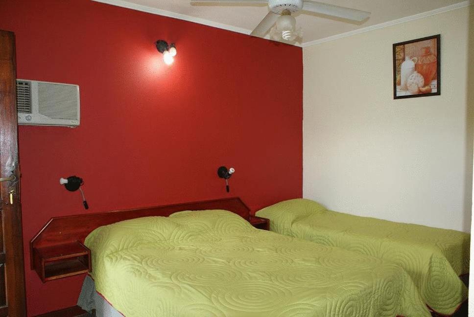 Residencial Noelia Hostel Puerto Iguazú Exterior foto